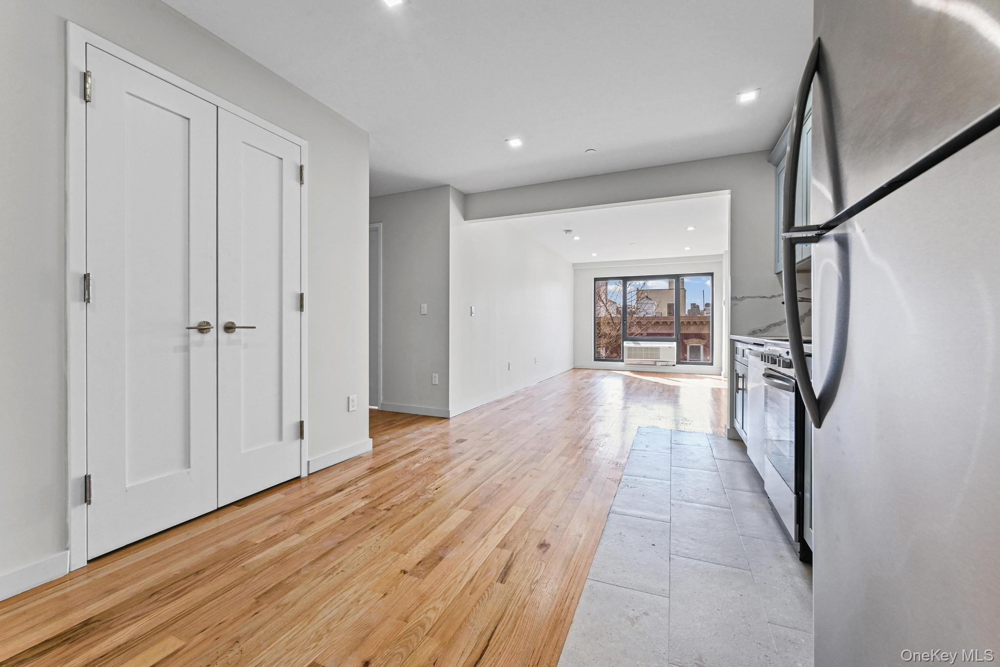 #14 photo, 444 Graham Avenue, Brooklyn , NY 11211