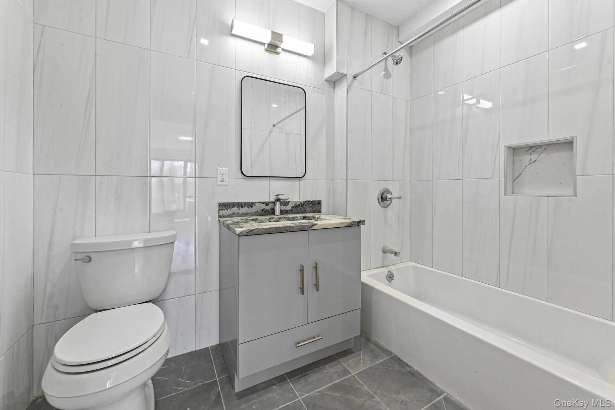 #20 photo, 444 Graham Avenue, Brooklyn , NY 11211