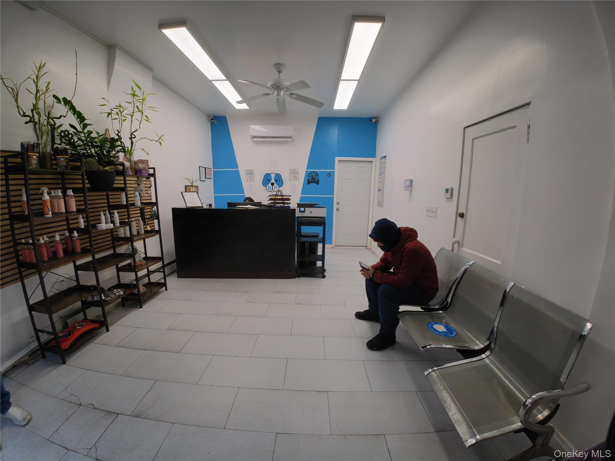 #2 photo, 104-18 Jamaica Avenue, Richmond Hill , NY 11418