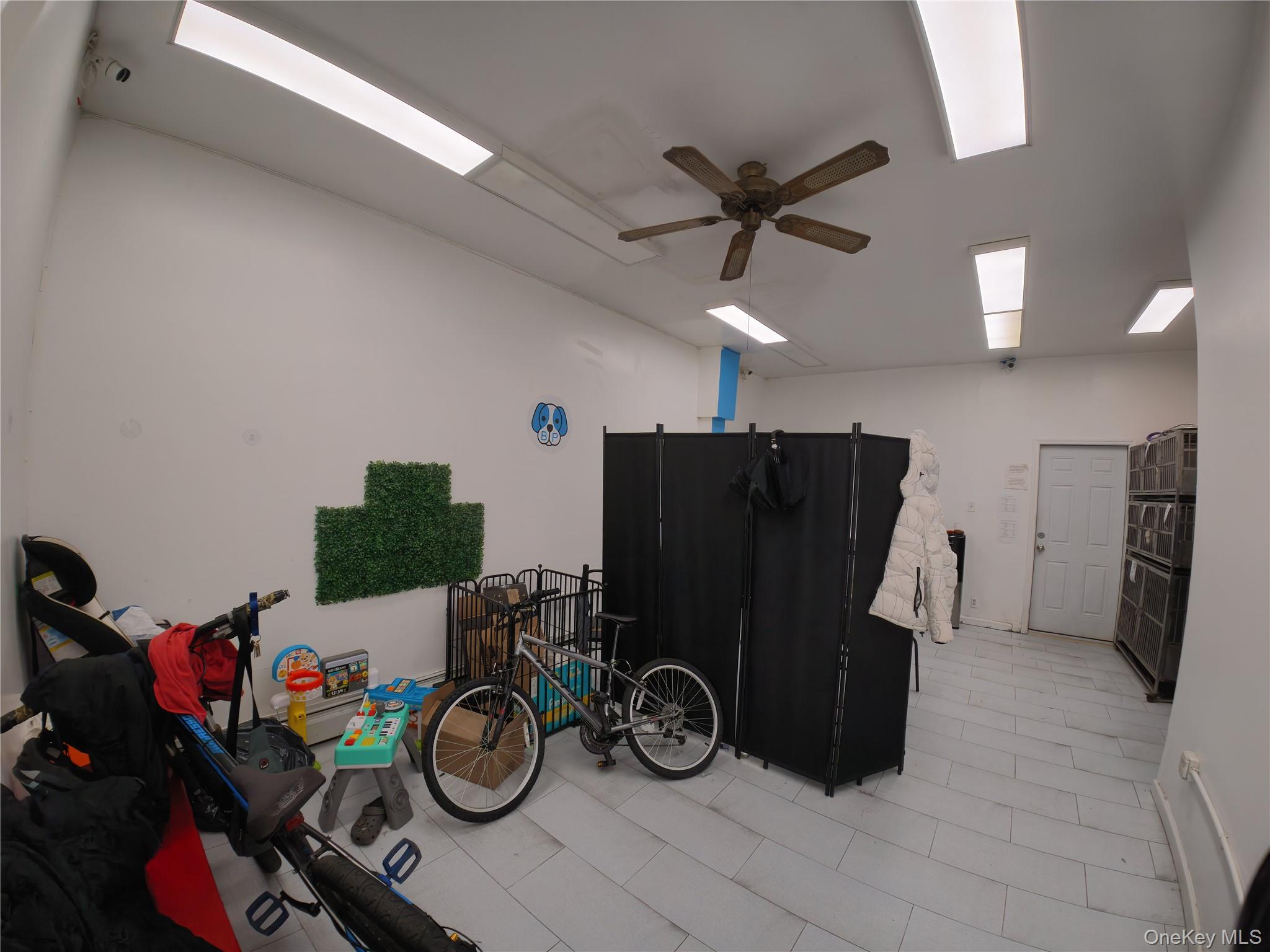 #3 photo, 104-18 Jamaica Avenue, Richmond Hill , NY 11418