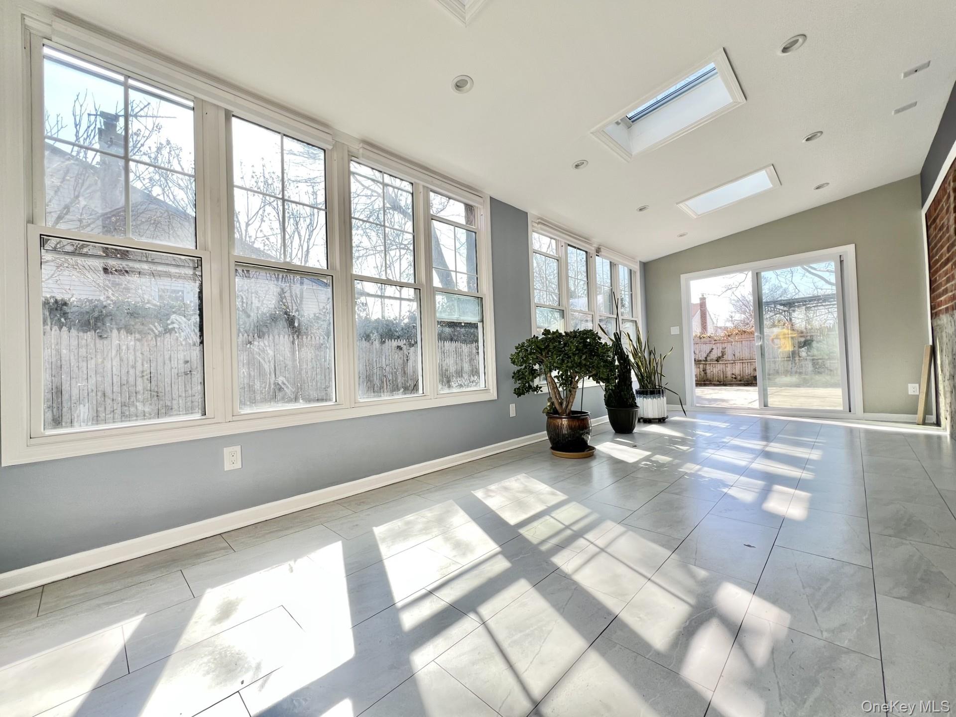 #10 photo, 44 Bruce Lane, নাসাউ কাউন্টি Westbury , NY 11590