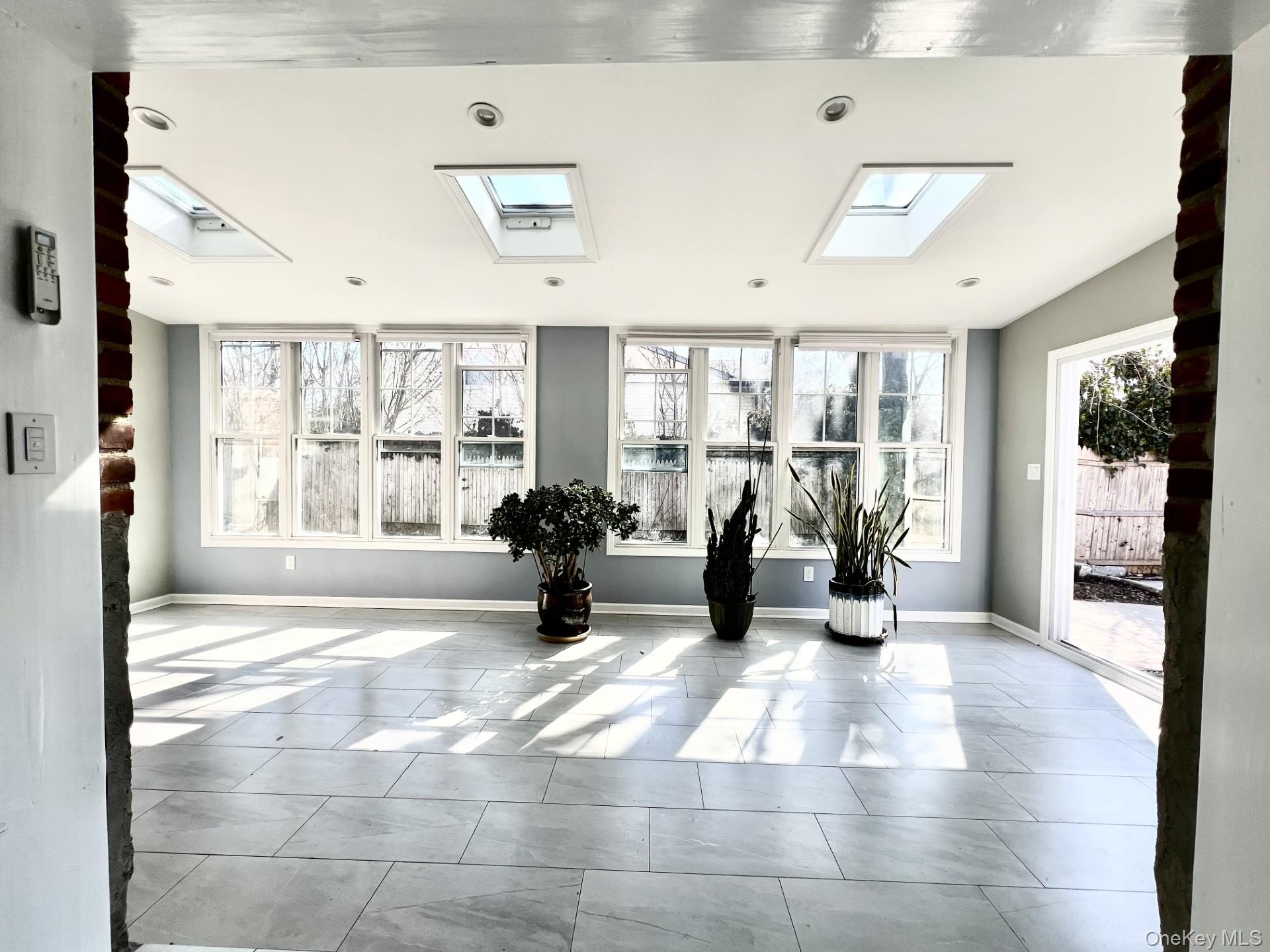 #12 photo, 44 Bruce Lane, Westbury , NY 11590