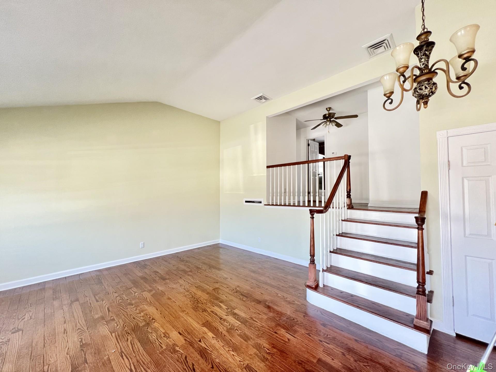 #3 photo, 44 Bruce Lane, নাসাউ কাউন্টি Westbury , NY 11590