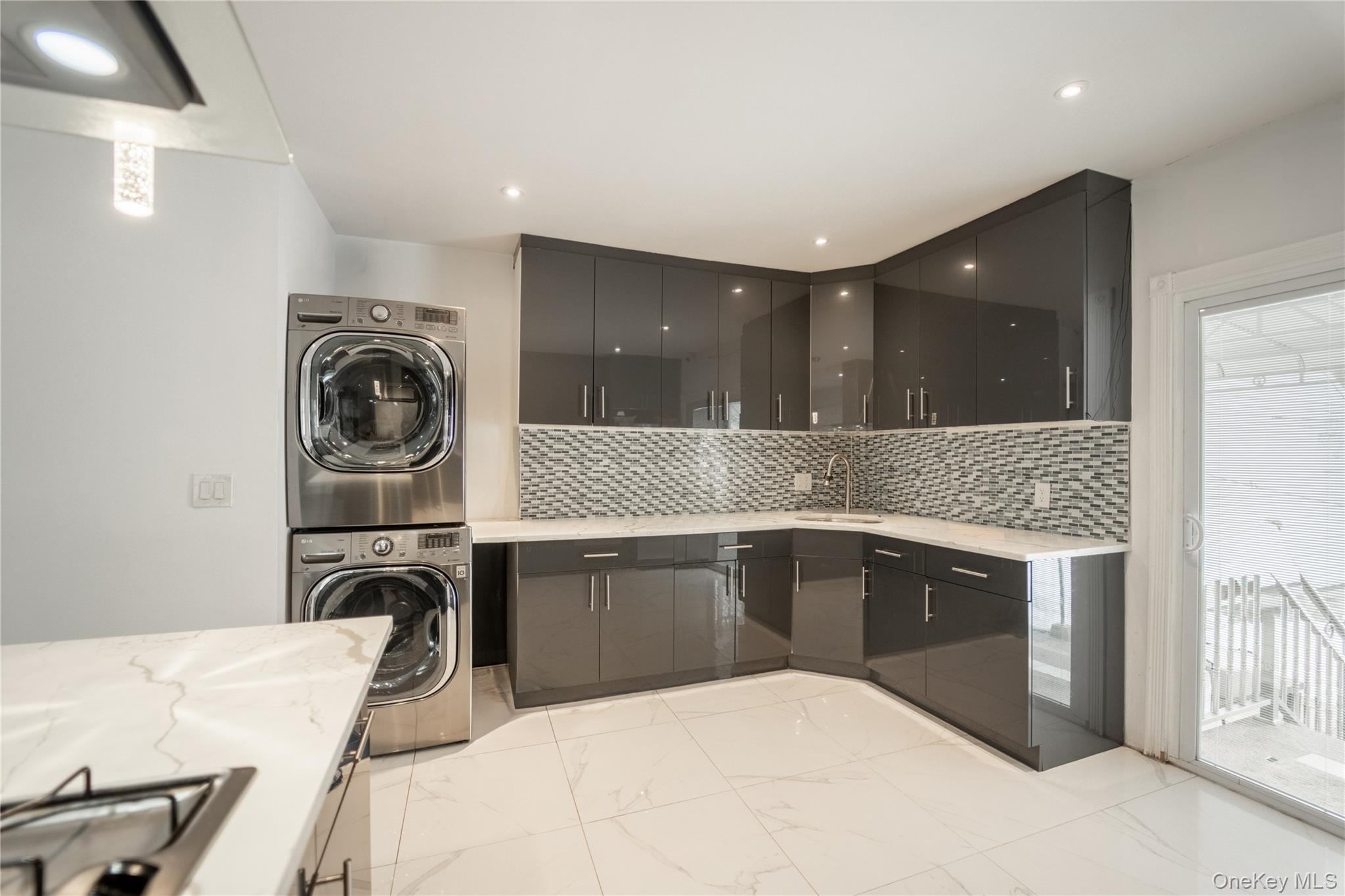 #11 photo, 95-11 238th Street, Нассау ‖ Floral Park , NY 11001