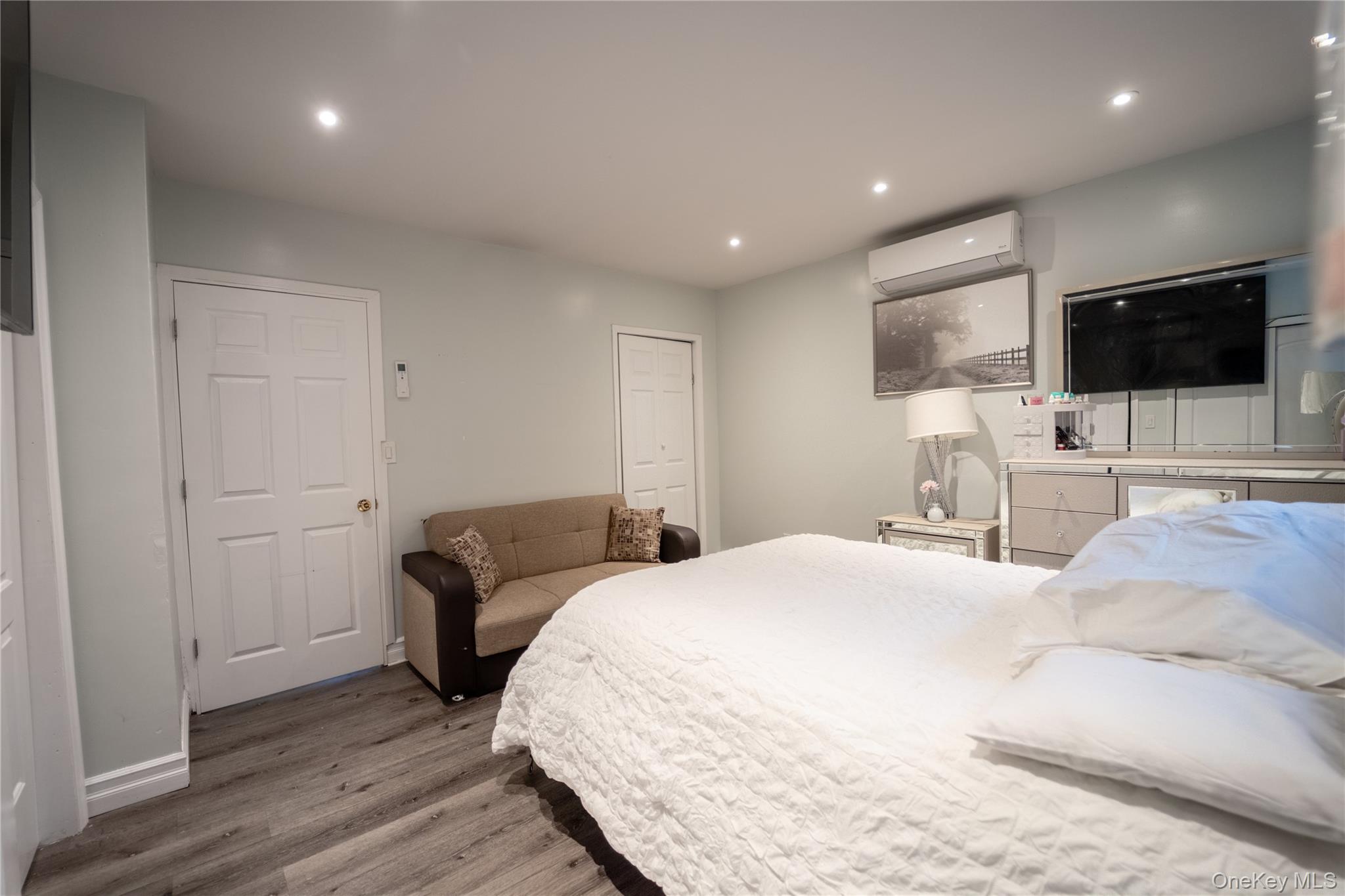 #14 photo, 95-11 238th Street, Нассау ‖ Floral Park , NY 11001