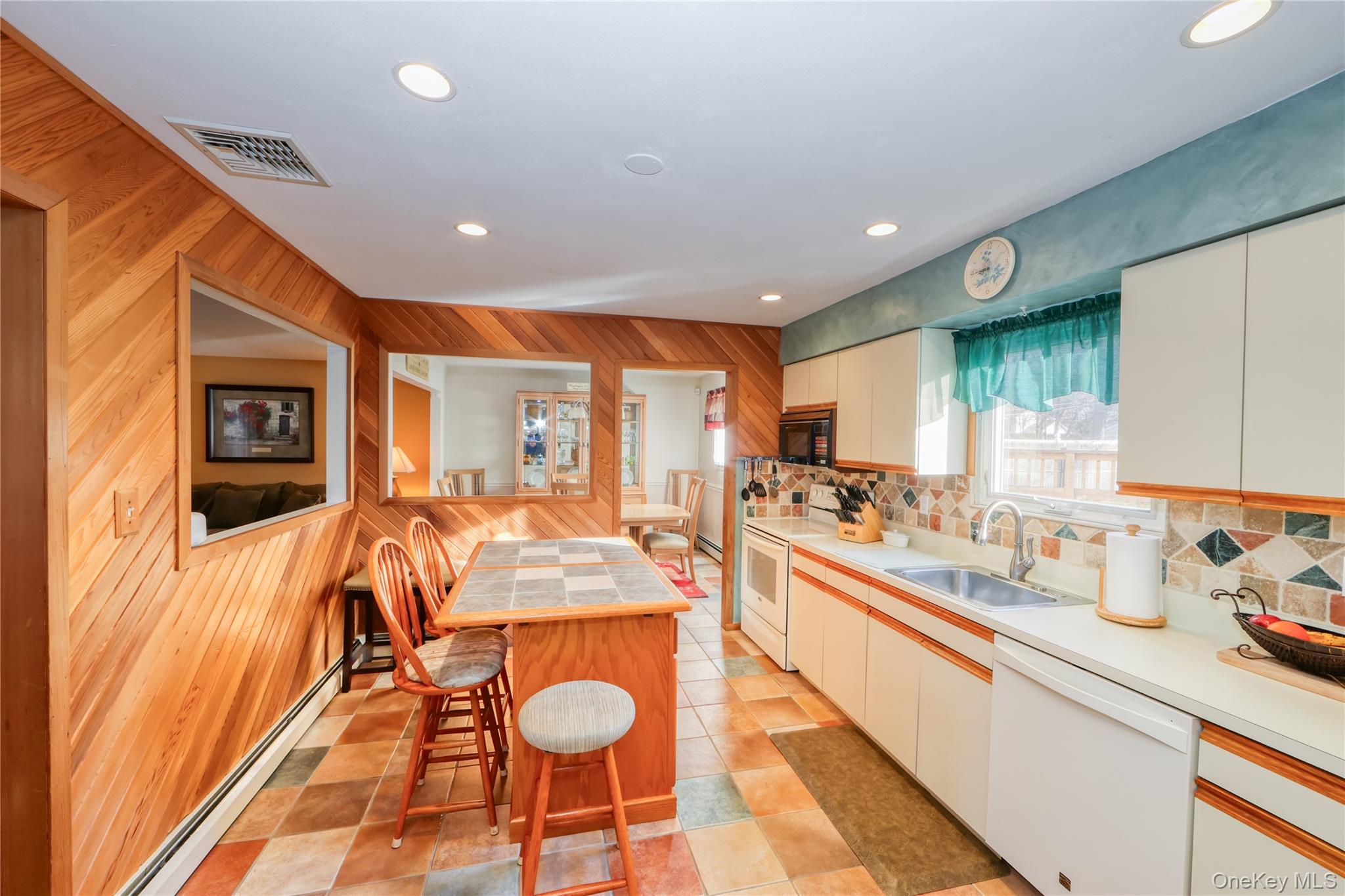 #6 photo, 225 Whittier Drive, Mastic Beach , NY 11951