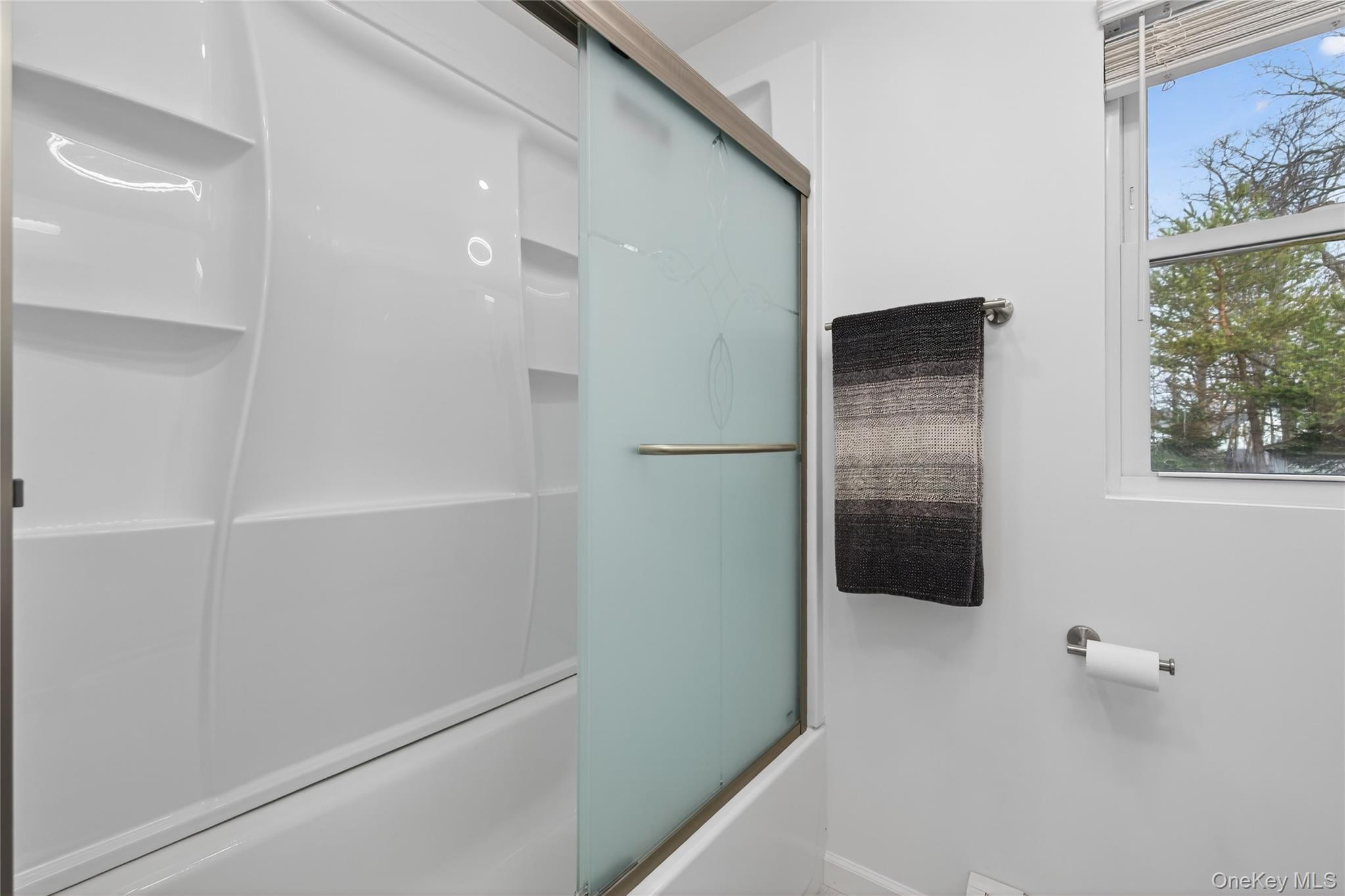 #15 photo, 47 Weeks Road, North Babylon , NY 11703