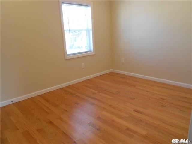 #8 photo, 26 E Hawthorne Avenue, Valley Stream , NY 11580