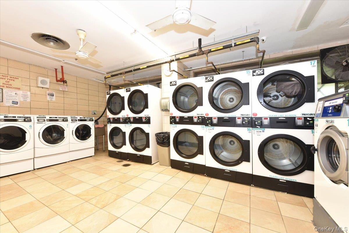 #19 photo, 18-15 215th Street, קווינס Bayside , NY 11360