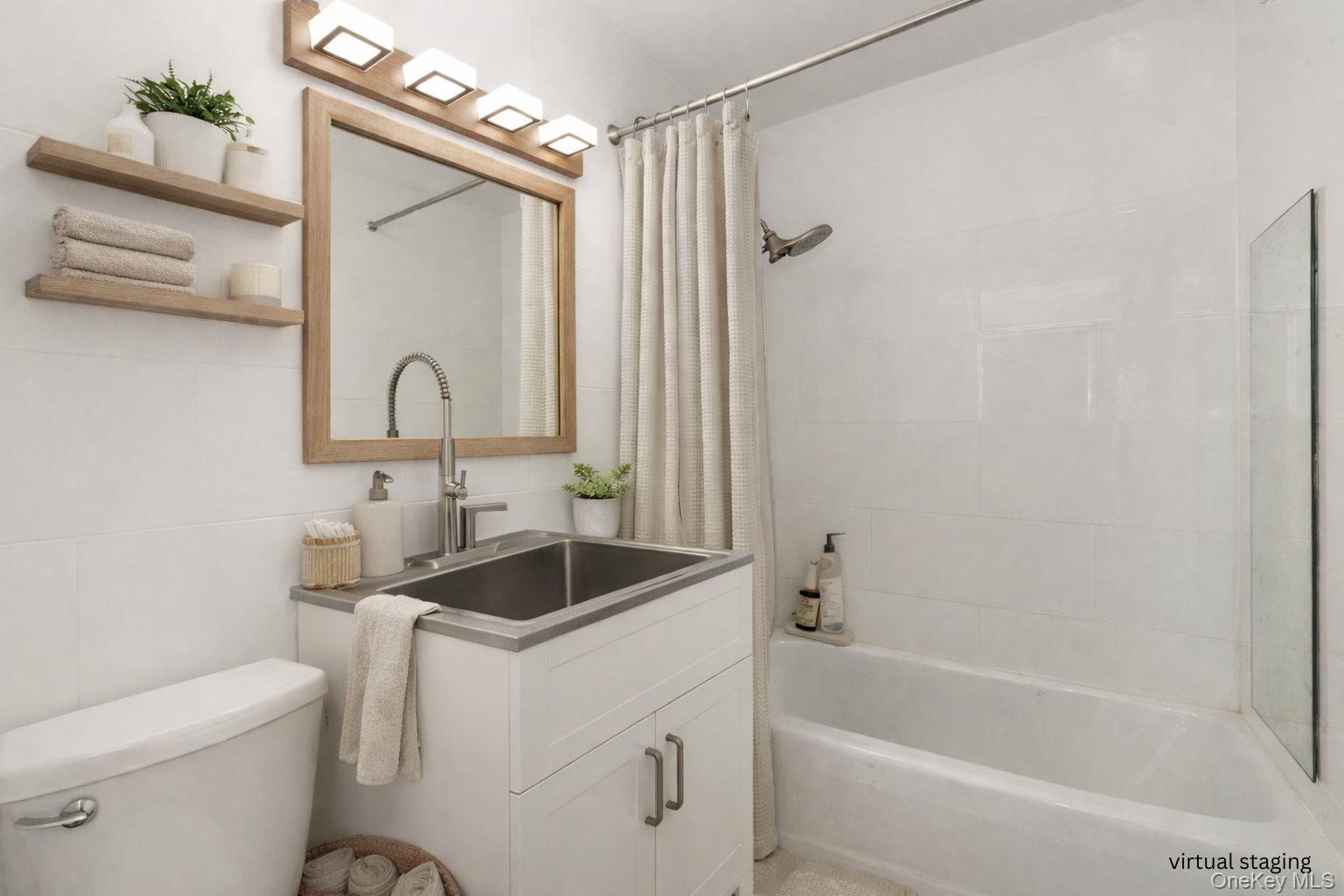 #5 photo, 18-15 215th Street, קווינס Bayside , NY 11360