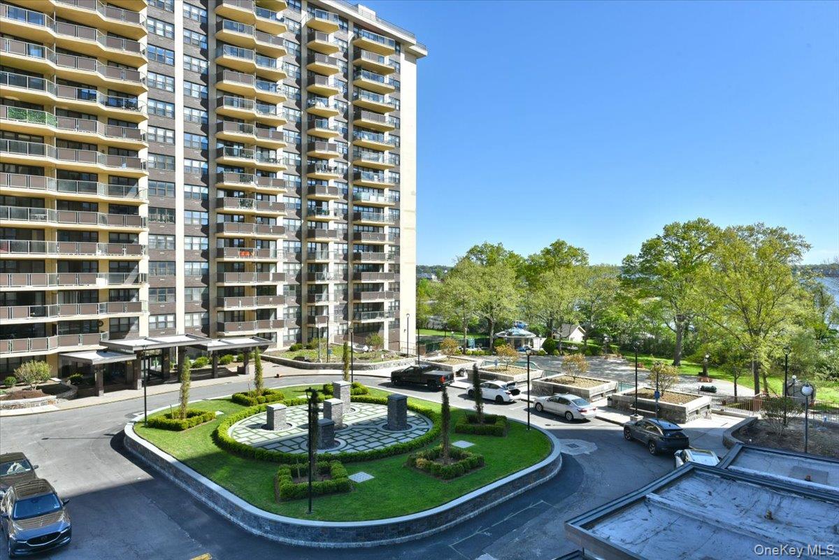 #8 photo, 18-15 215th Street, קווינס Bayside , NY 11360