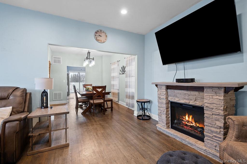 #11 photo, 3665 Ionia Street, Seaford , NY 11783