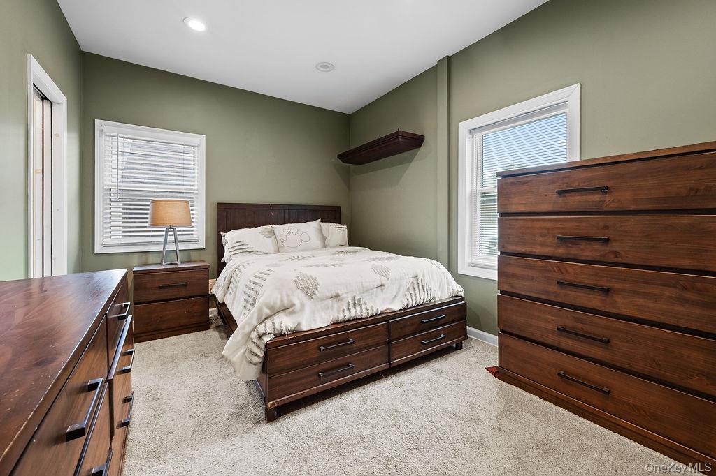 #16 photo, 3665 Ionia Street, Seaford , NY 11783