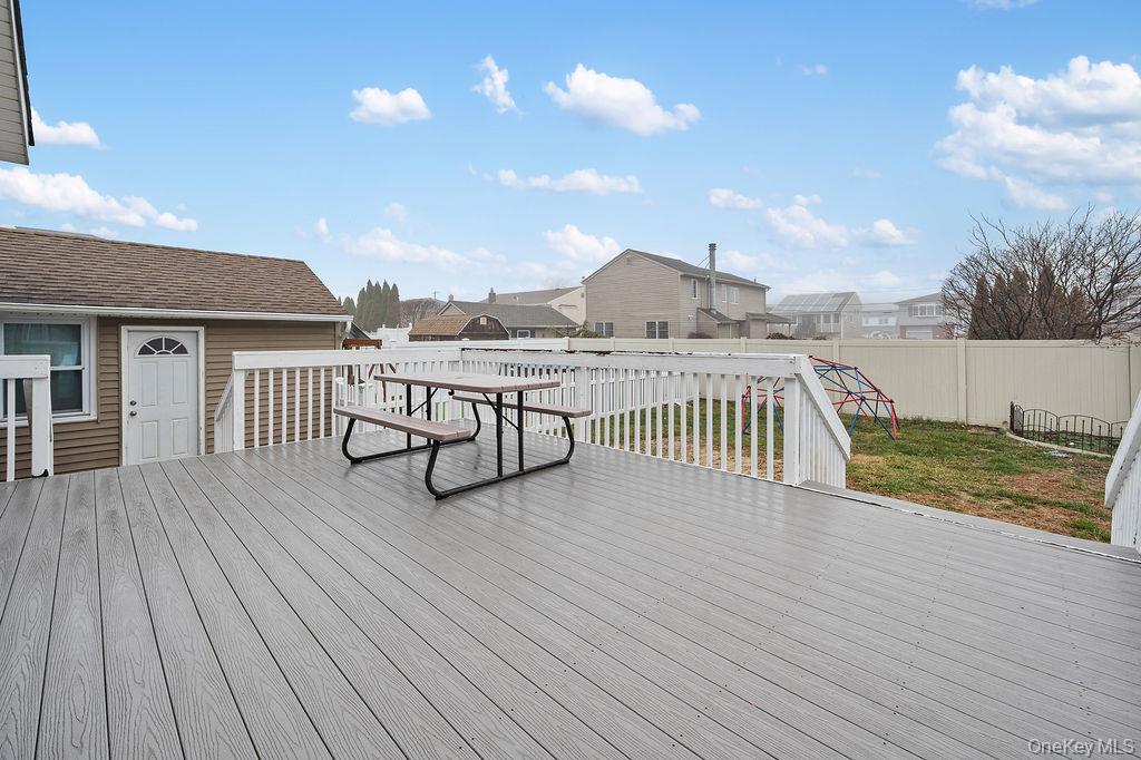 #17 photo, 3665 Ionia Street, Seaford , NY 11783