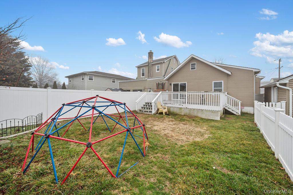 #18 photo, 3665 Ionia Street, Seaford , NY 11783