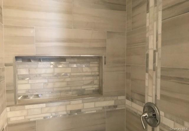 #7 photo, 3665 Ionia Street, ناسو Seaford , NY 11783