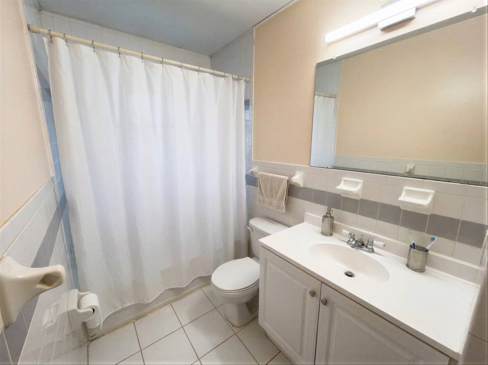 #4 photo, 2116 Maple St., Baldwin , NY 11510