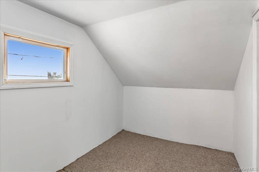 #18 photo, 2287  7th Street, East Meadow , NY 11554