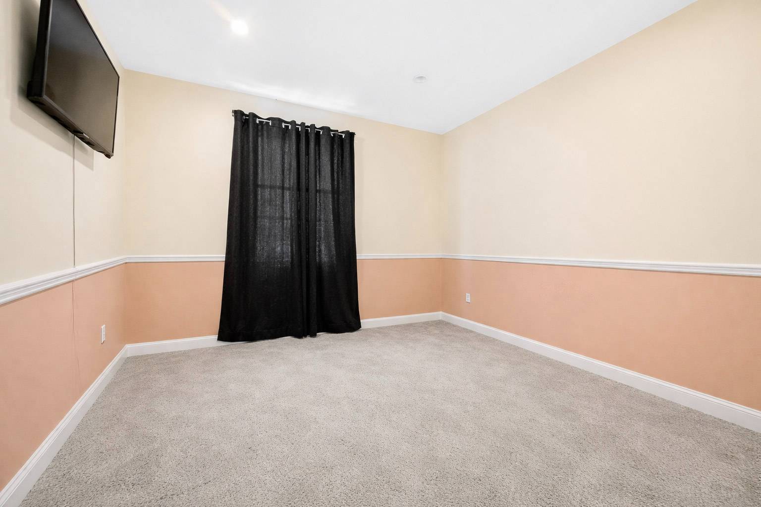 #6 photo, 621 Faile St, Bronx , NY 10474