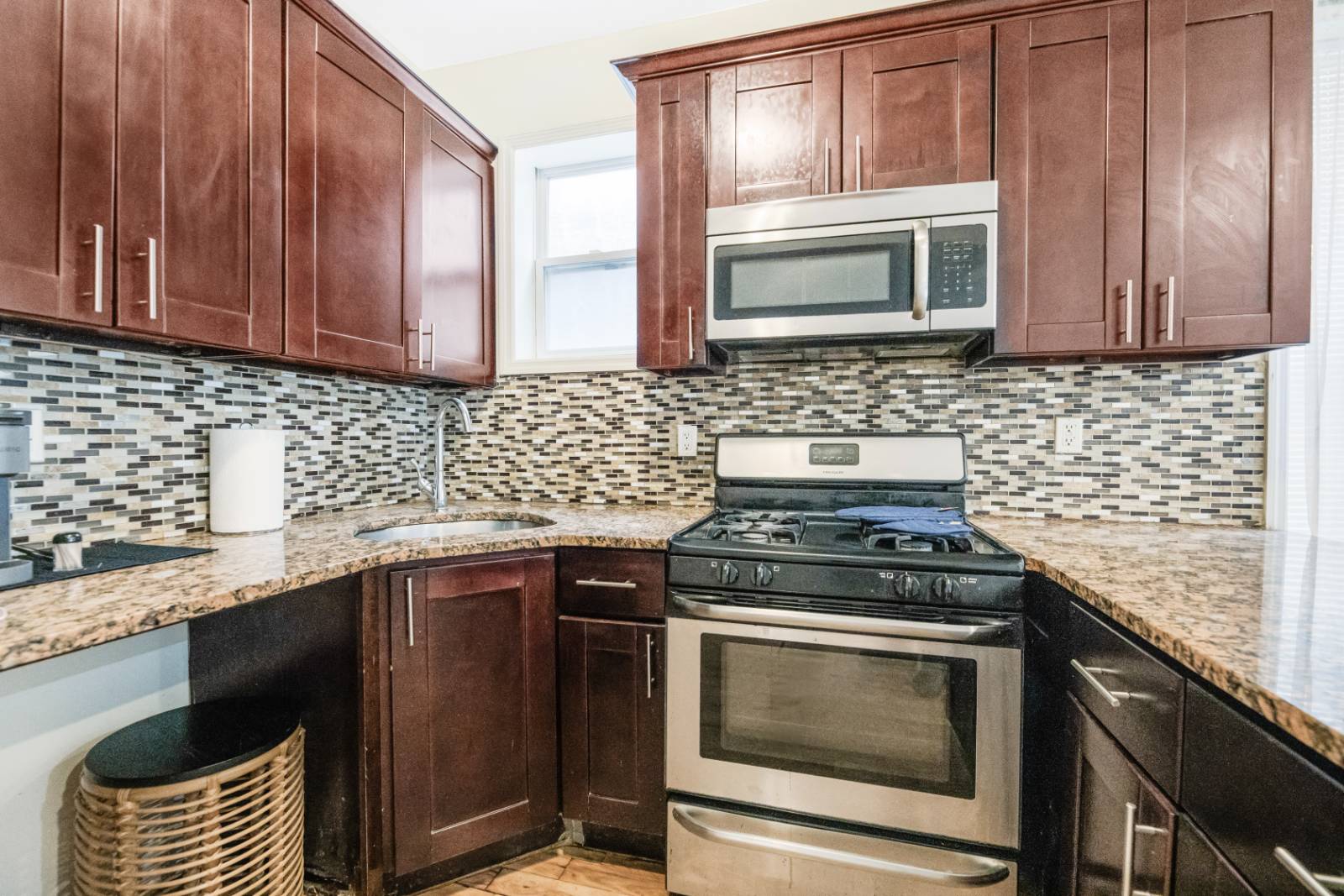 #8 photo, 621 Faile St, Bronx , NY 10474