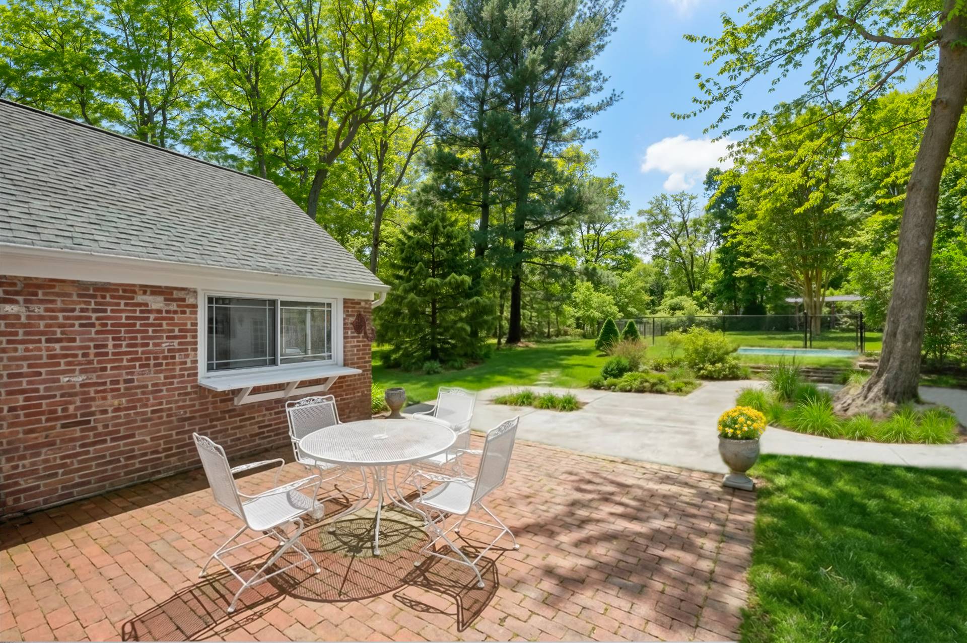 #16 photo, 29D Squiretown Road, Hampton Bays , NY 11946