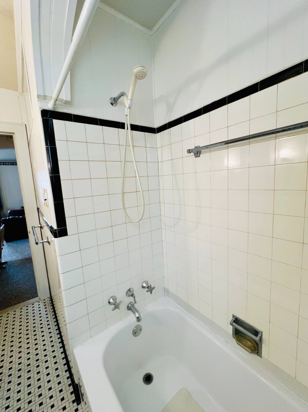 #20 photo, 79 Evelyn Avenue, Amsterdam , NY 12010