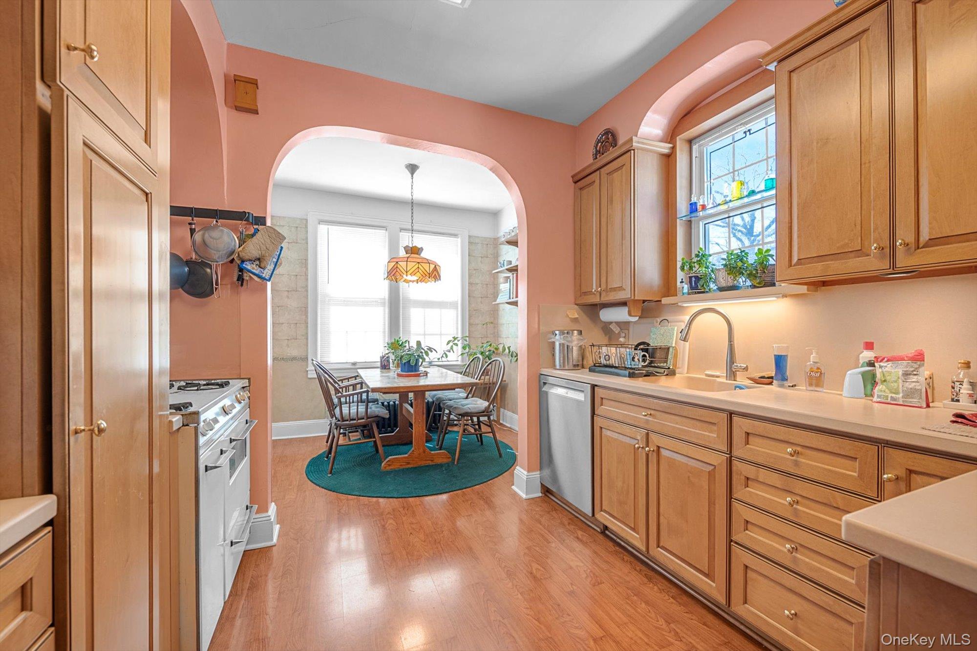 #7 photo, 157-10 46 Avenue, Flushing , NY 11355