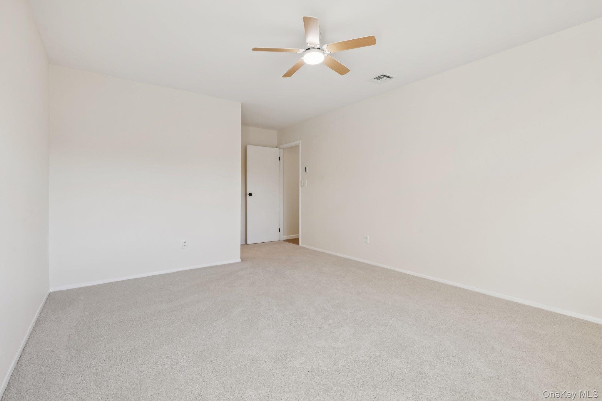 #19 photo, 908 Drew Drive, Saint James , NY 11780