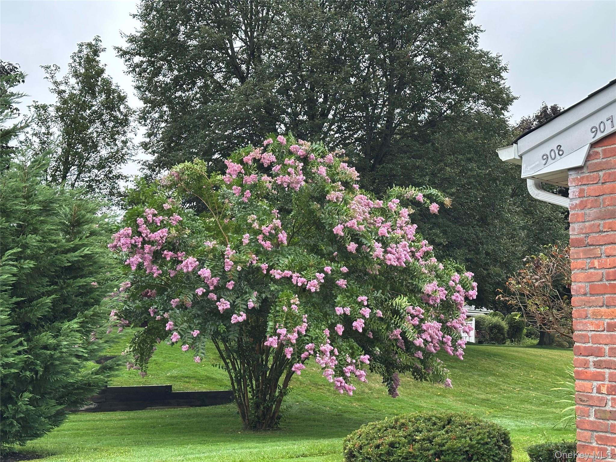 #4 photo, 908 Drew Drive, Saint James , NY 11780