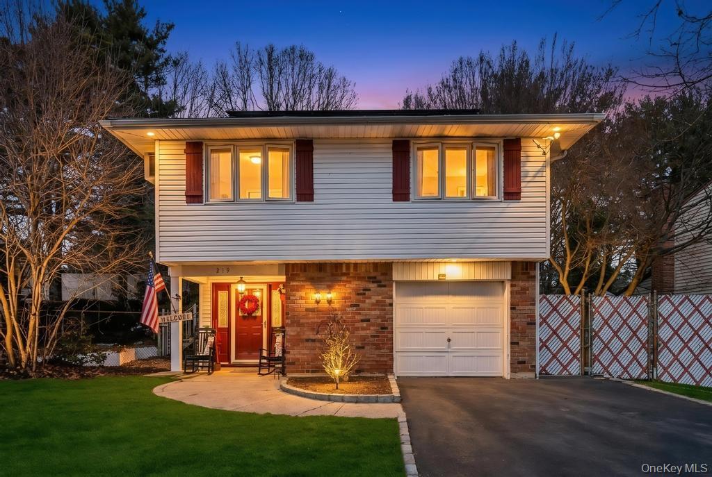 #2 photo, 219 Bellerose Avenue, East Northport , NY 11731