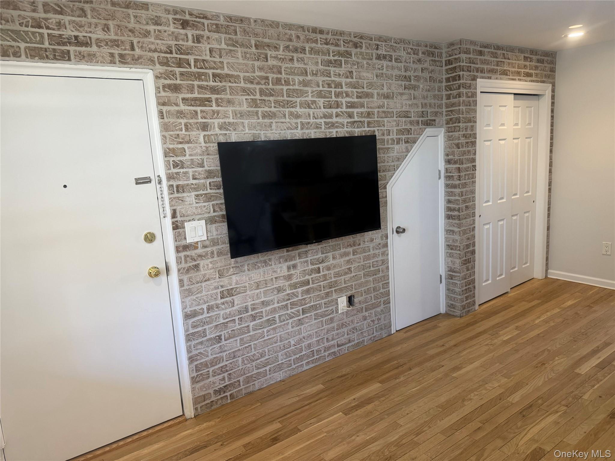 #4 photo, 65 West Broadway, Нассау ‖ Long Beach , NY 11561