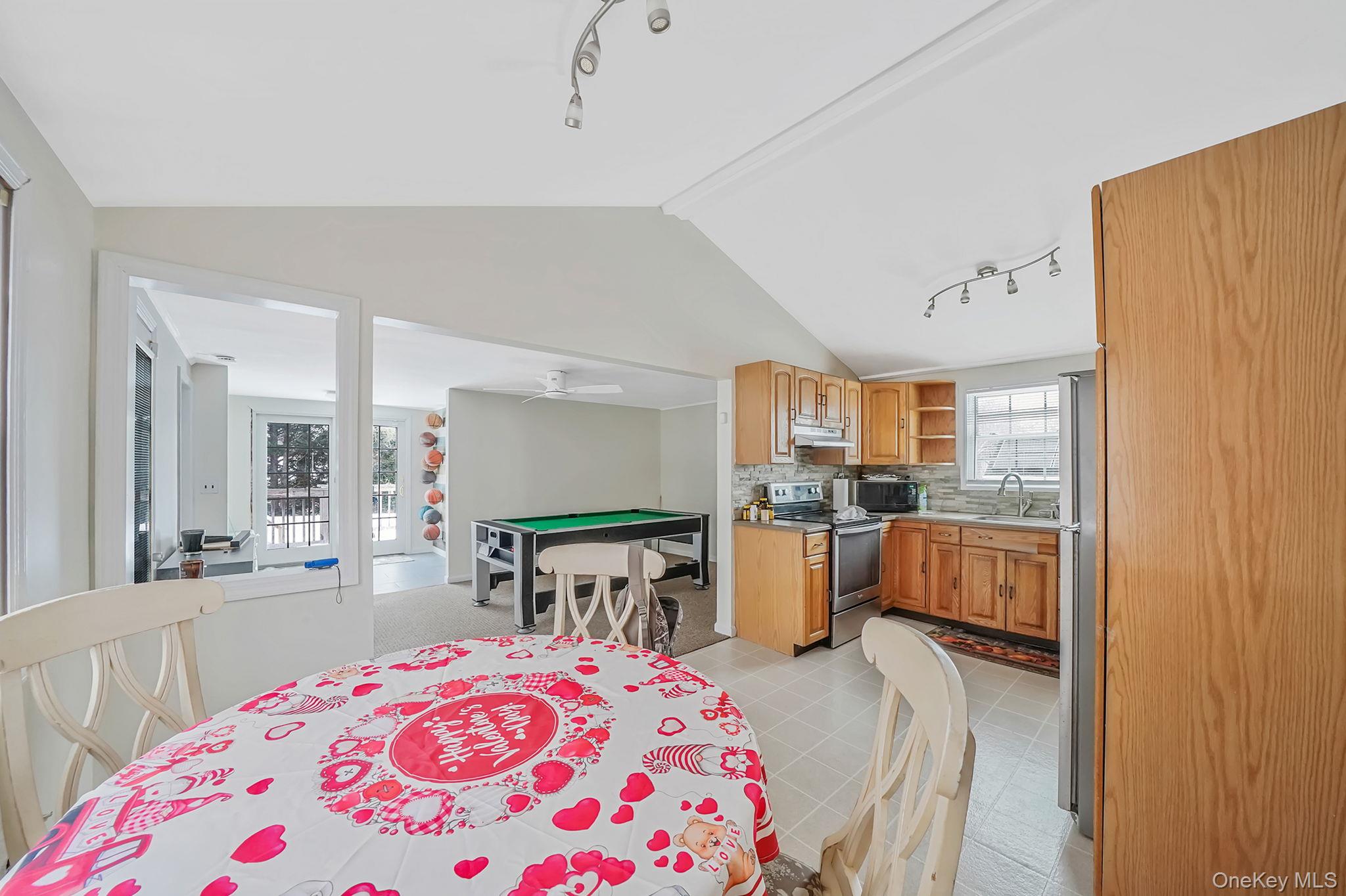 #16 photo, 6 Cedar Oaks Avenue, Farmingville , NY 11738