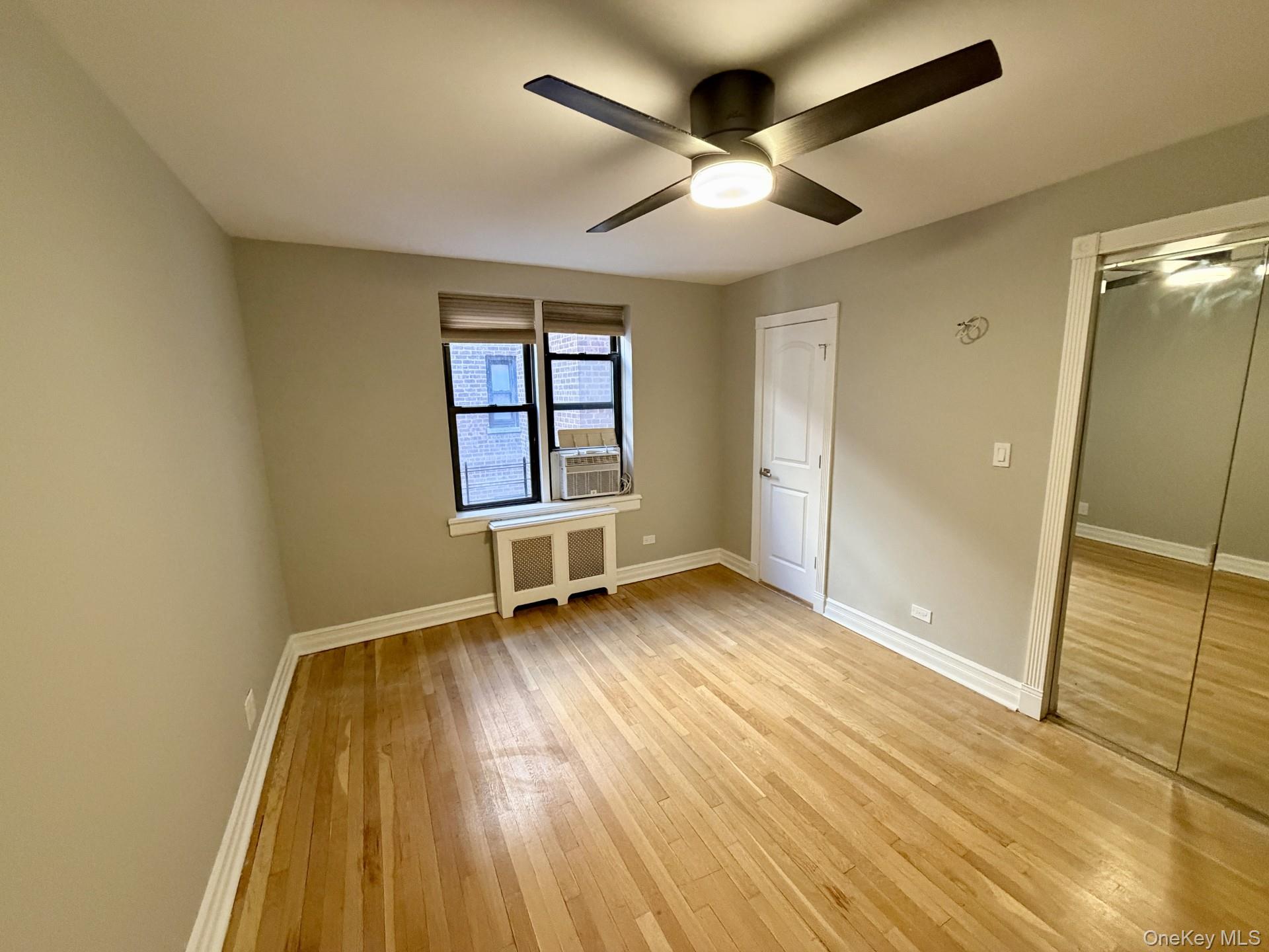 #11 photo, 445 W 240th Street, 브롱크스 Bronx , NY 10463