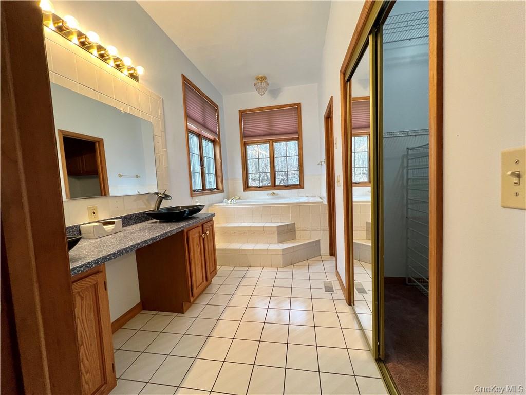 #17 photo, 10 Carrington Court, Poughkeepsie , NY 12603