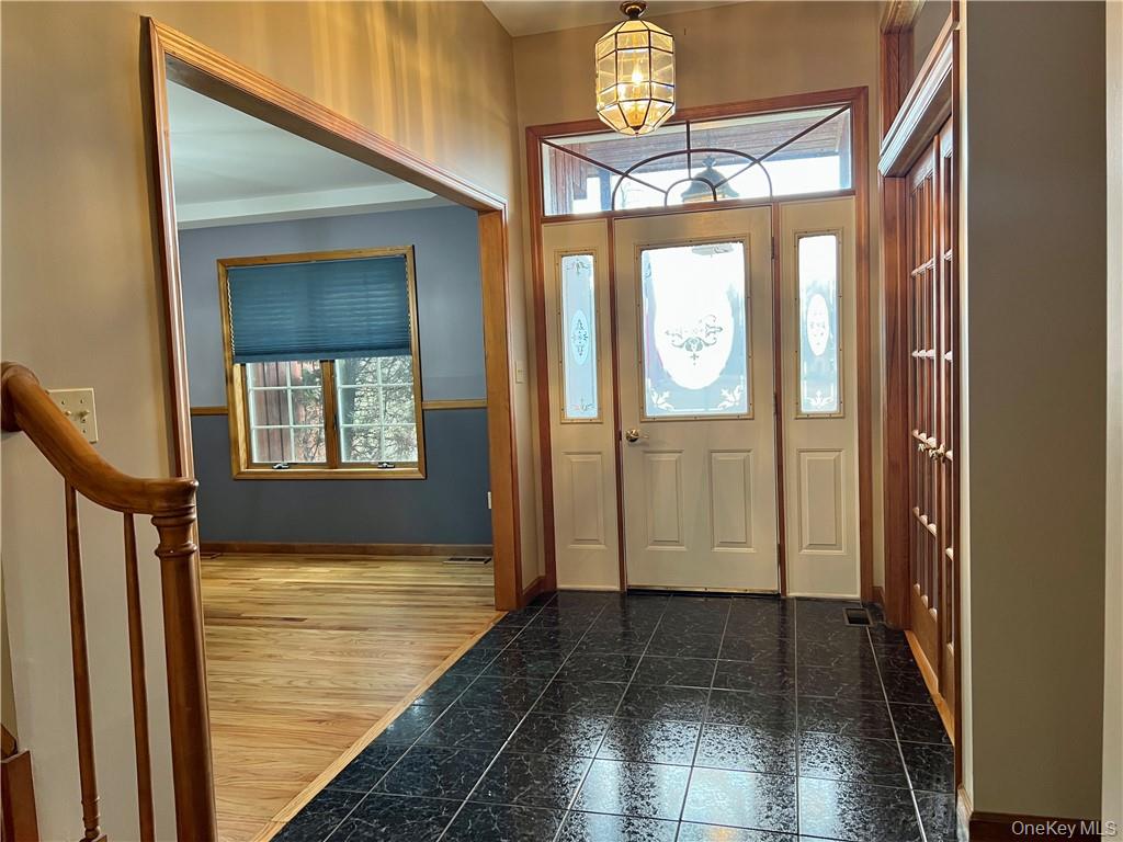 #3 photo, 10 Carrington Court, Poughkeepsie , NY 12603