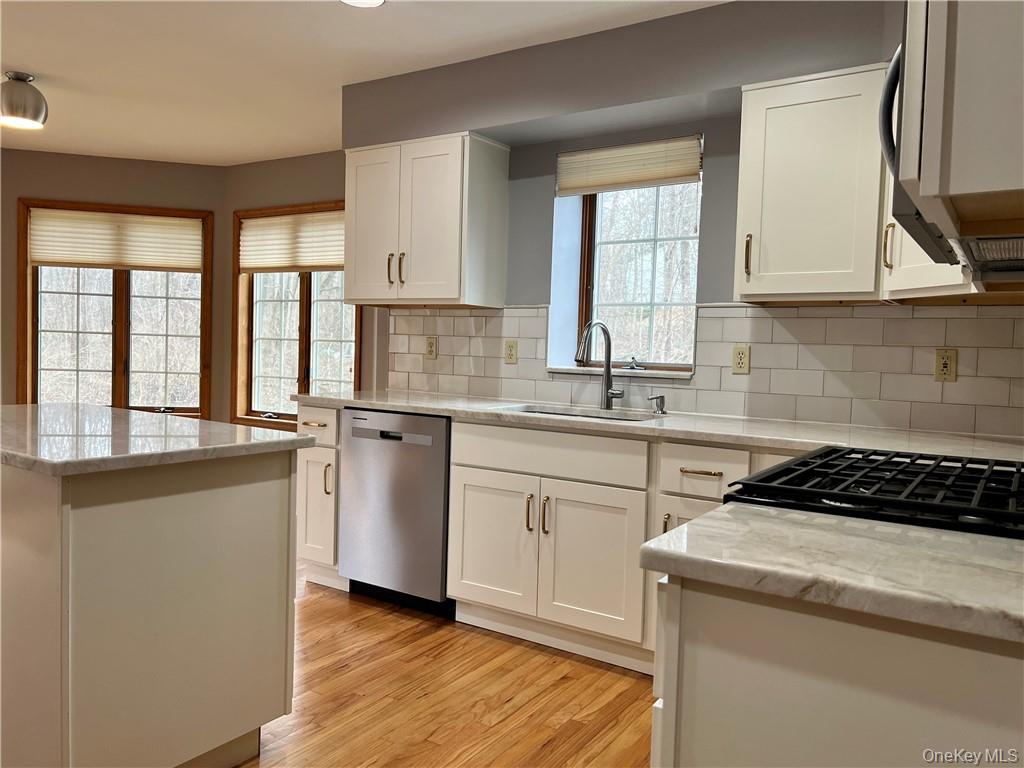 #4 photo, 10 Carrington Court, Poughkeepsie , NY 12603