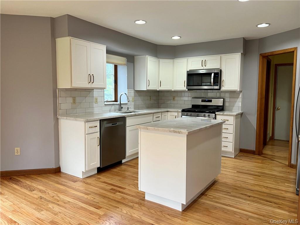 #6 photo, 10 Carrington Court, Poughkeepsie , NY 12603