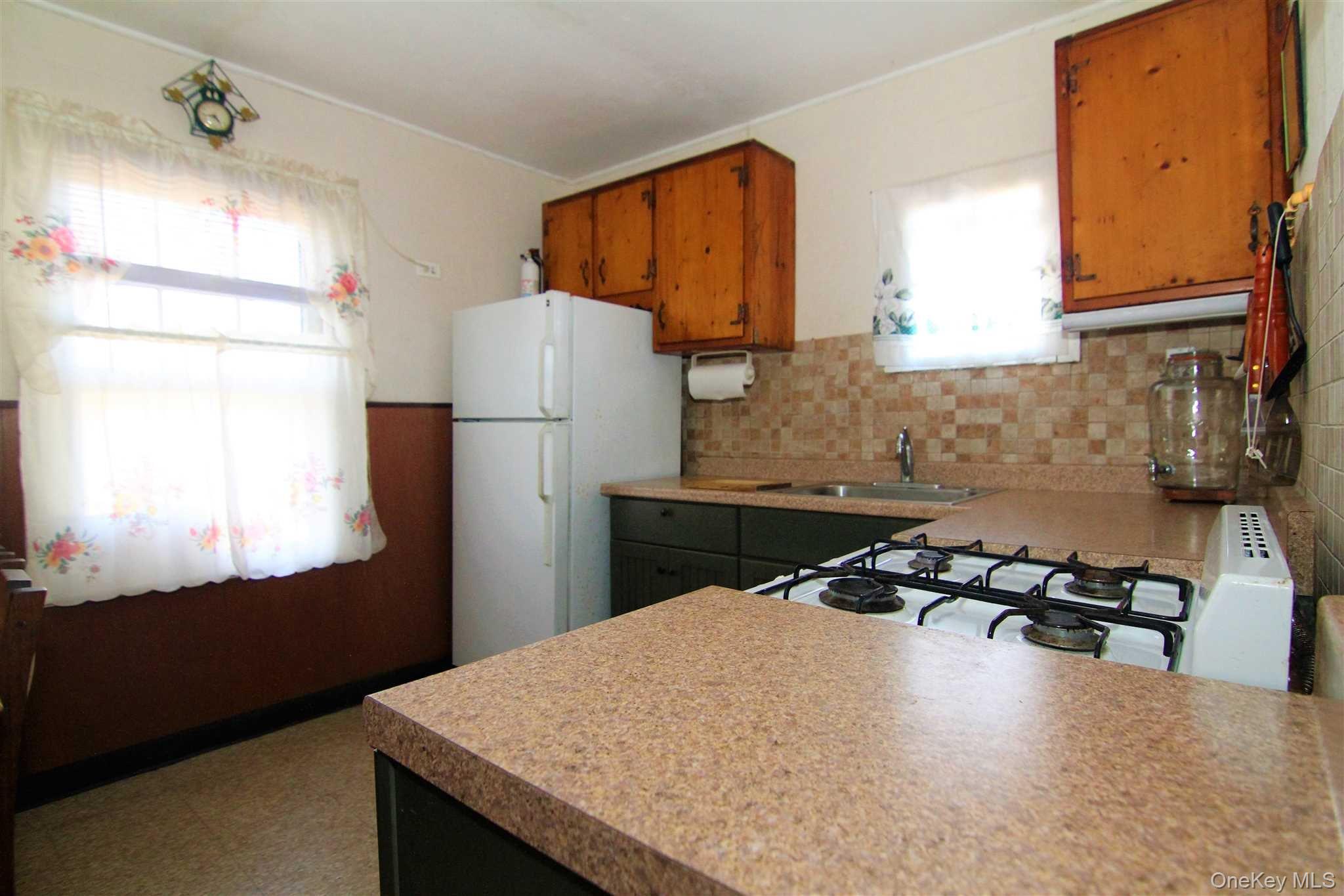 #10 photo, 35 GLANHOPE Road, Hopewell Junction , NY 12533