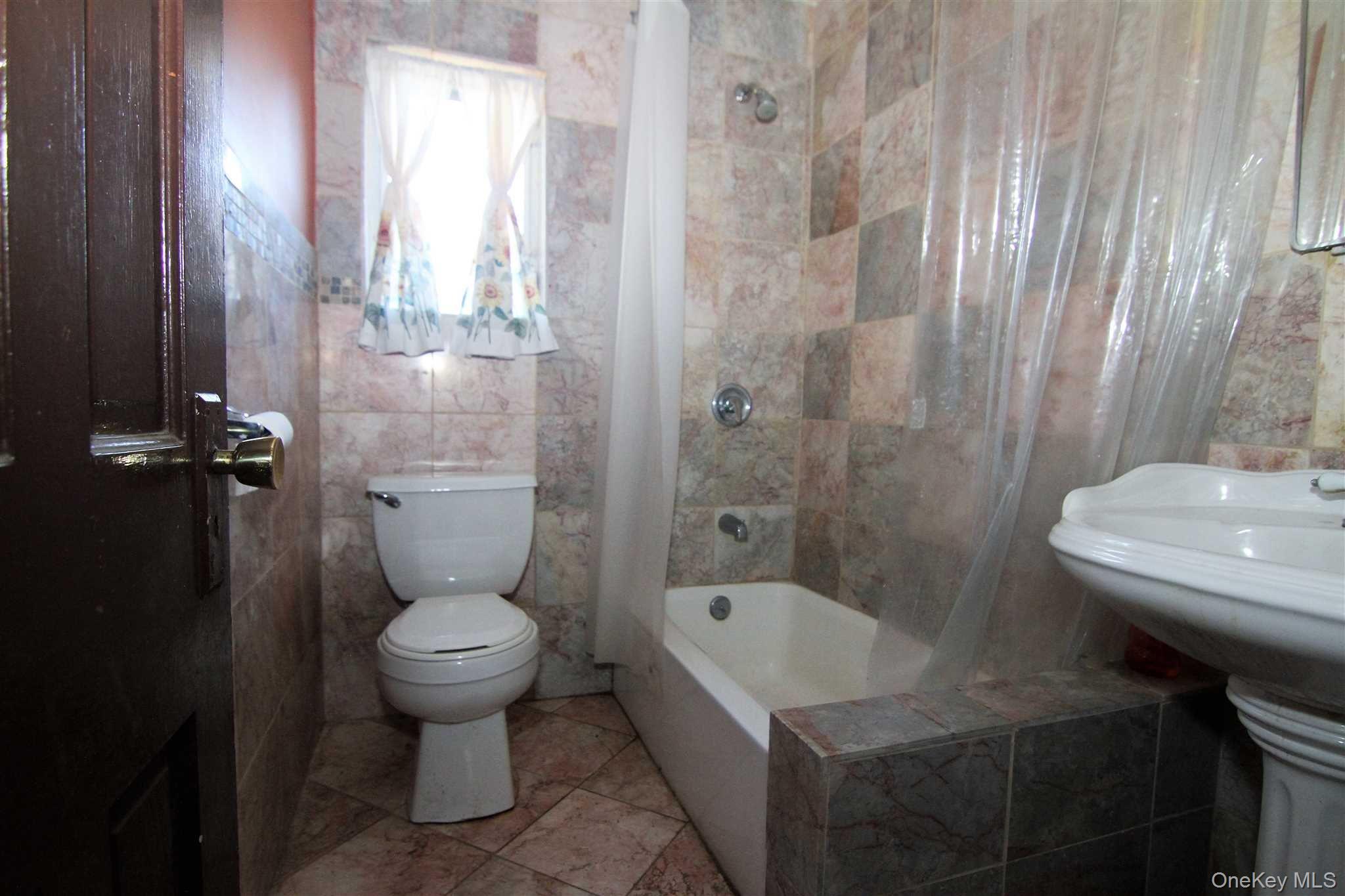 #18 photo, 35 GLANHOPE Road, Hopewell Junction , NY 12533