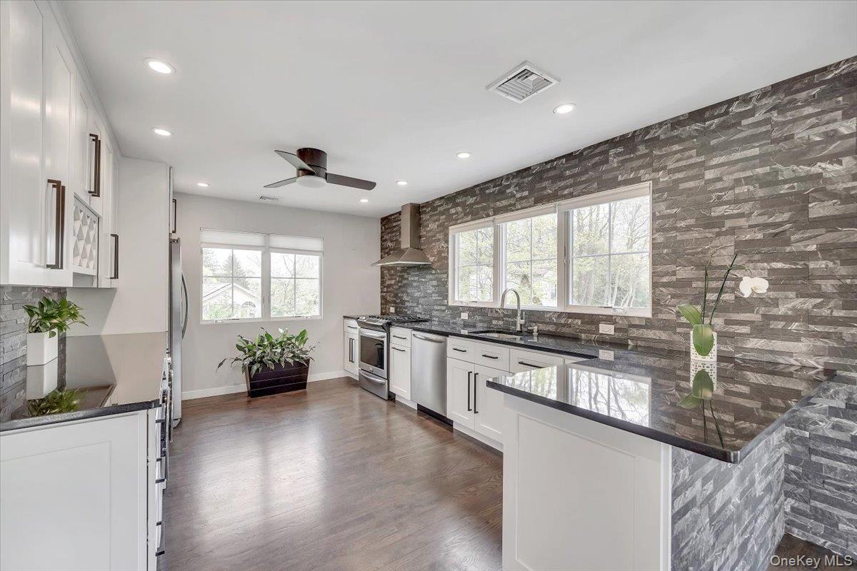 #14 photo, 10 Sandhage Drive, Pearl River , NY 10965