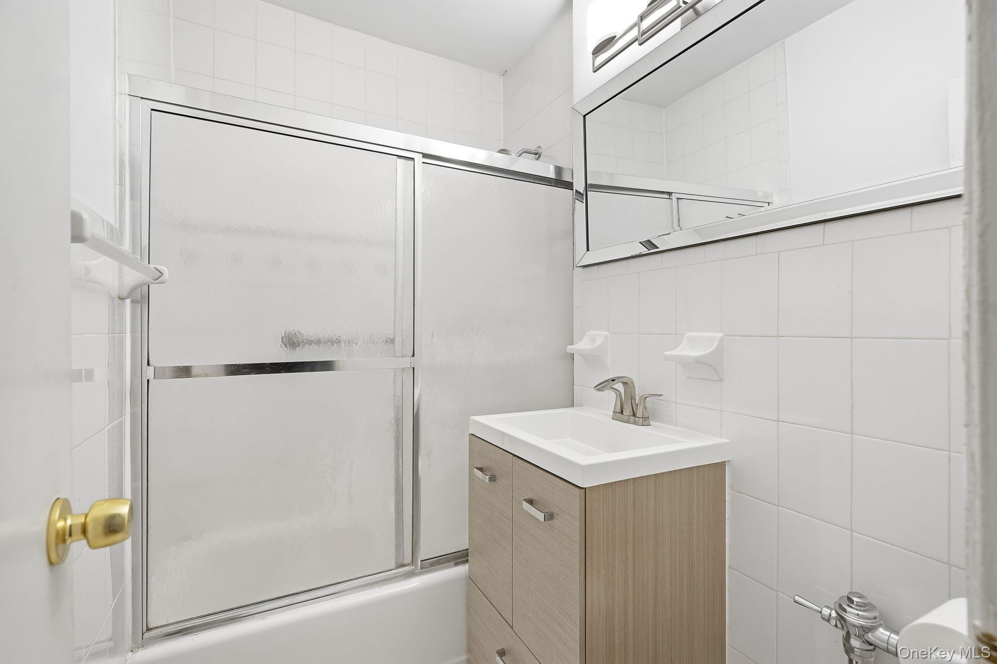 #13 photo, 315 King Street, Port Chester , NY 10573