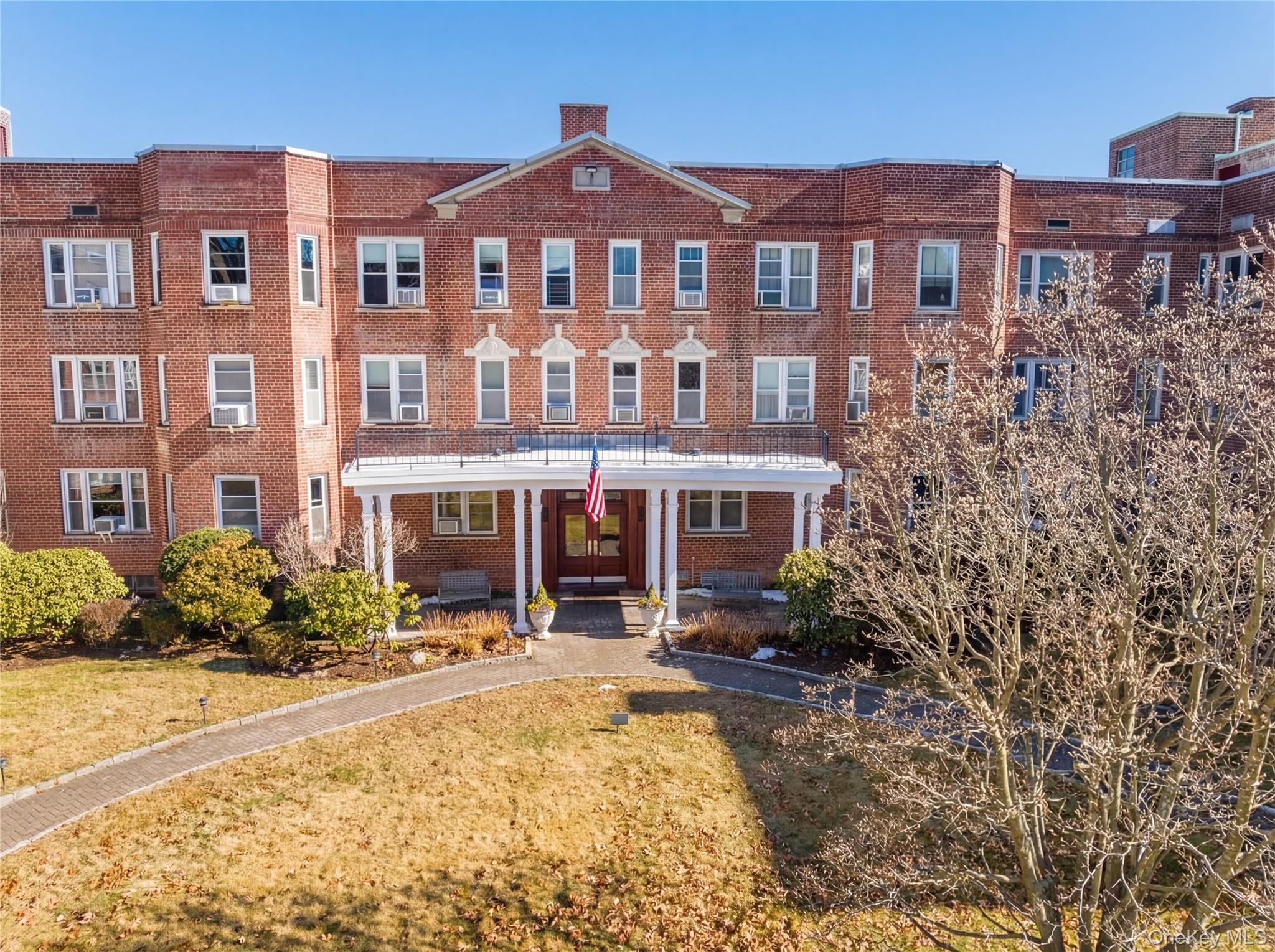 #2 photo, 2 Overlook Road, 뉴욕주 White Plains , NY 10605