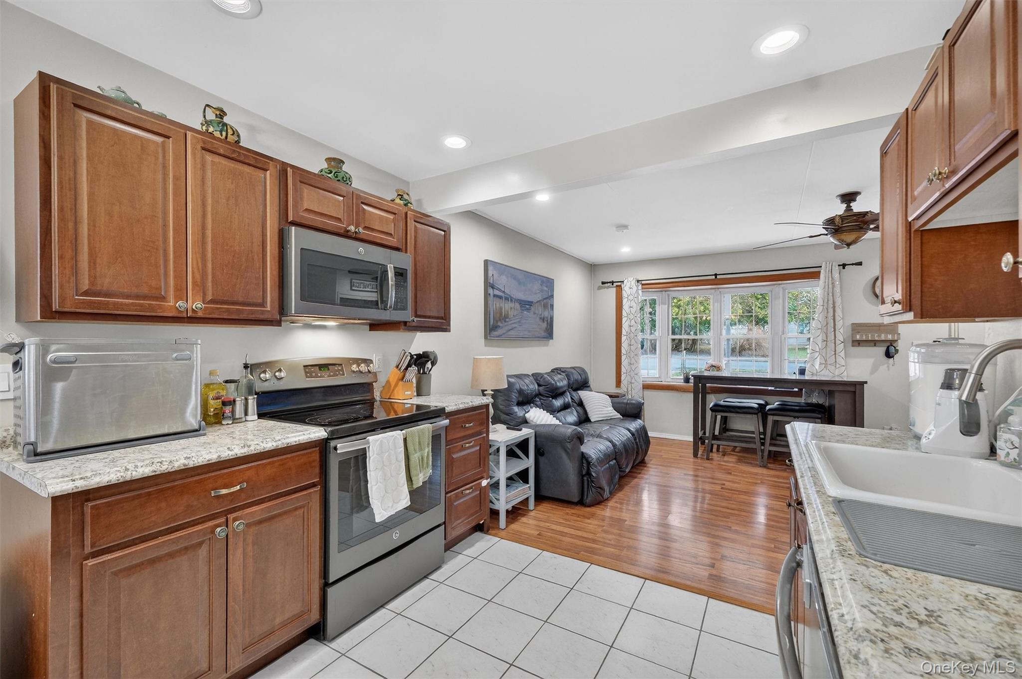 #11 photo, 8 Van Wyck Drive, Poughkeepsie , NY 12601