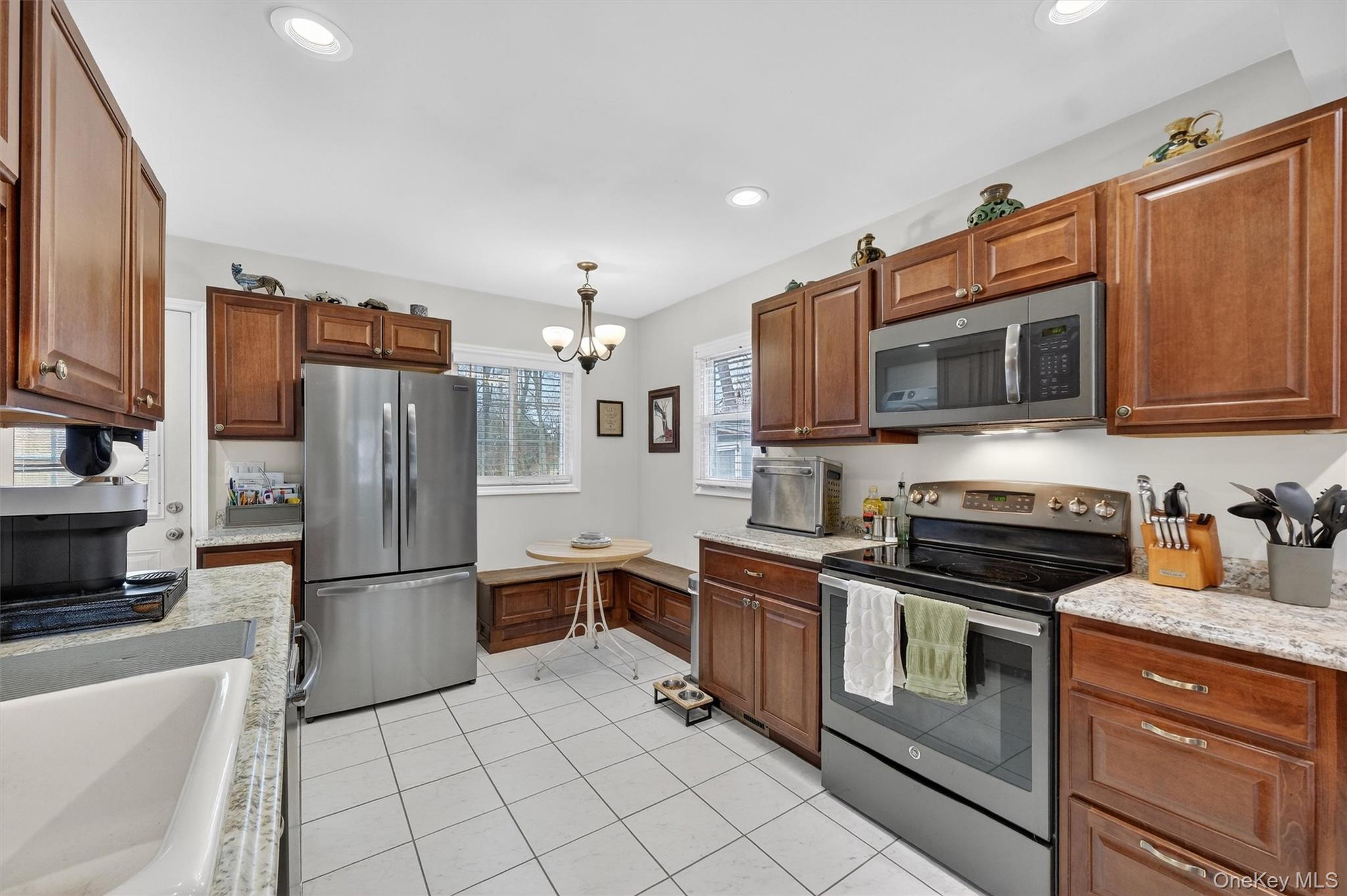 #9 photo, 8 Van Wyck Drive, Poughkeepsie , NY 12601