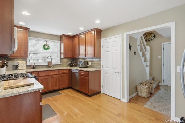 #3 photo, 147 Dupont Avenue, Newburgh , NY 12550