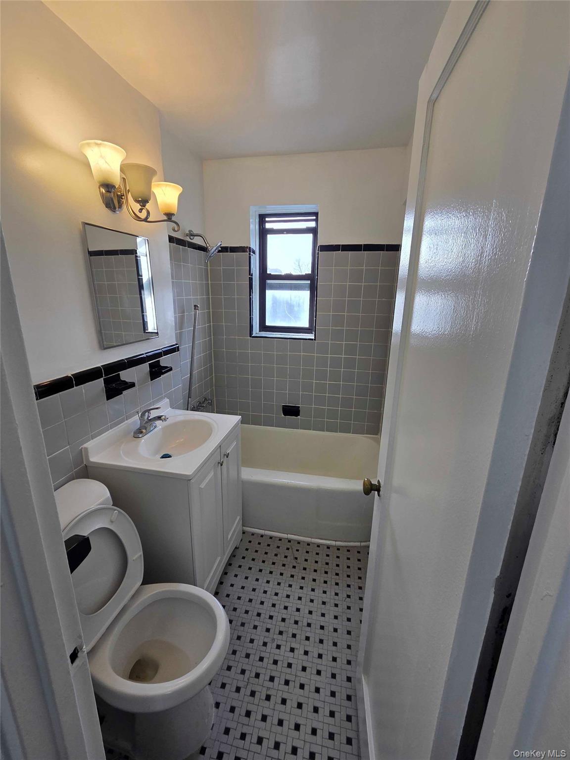 #8 photo, 1 Fisher Drive, Mount Vernon , NY 10552