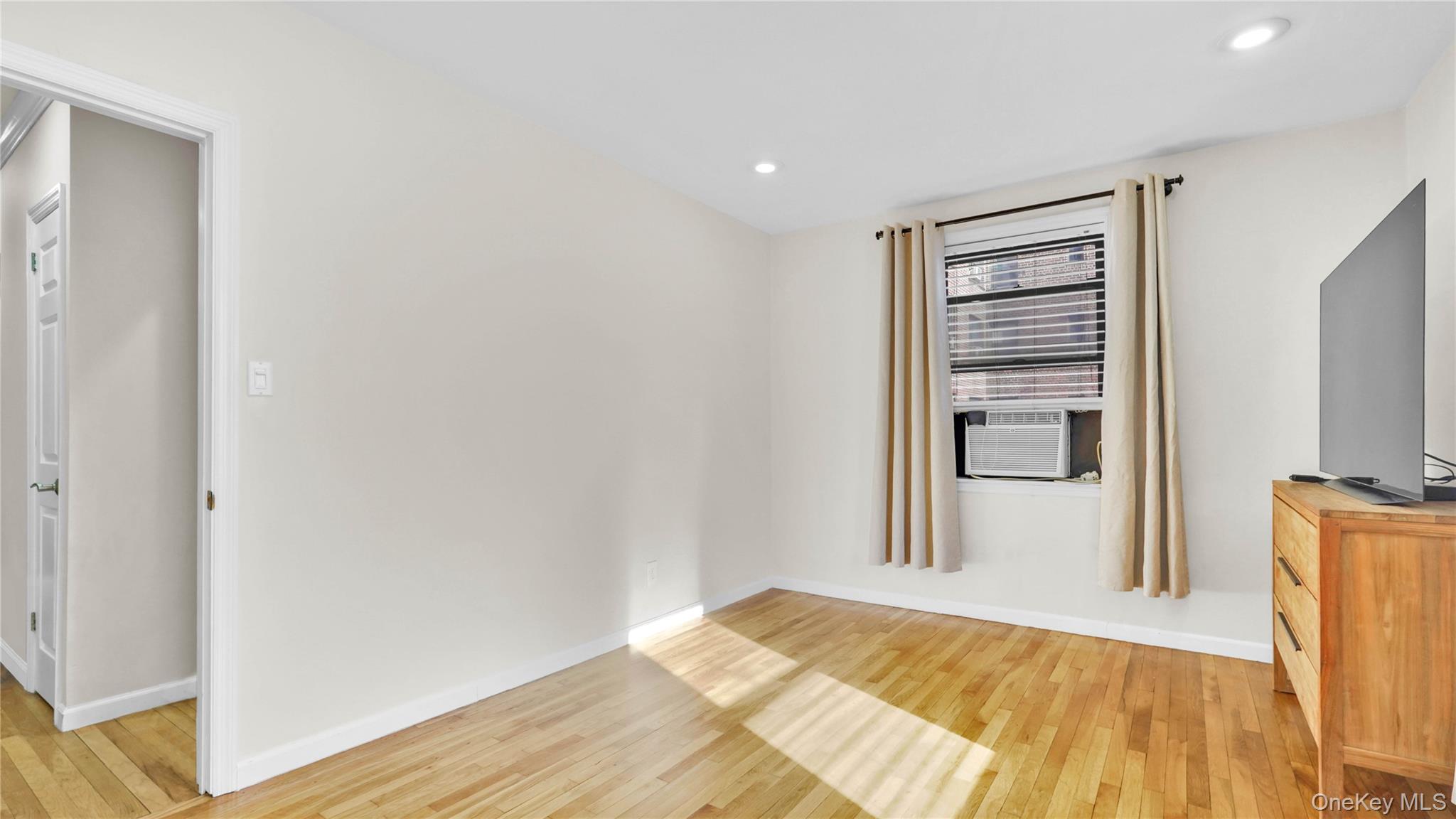 #11 photo, 25-18 Union Street, কুইন্‌স Flushing , NY 11354