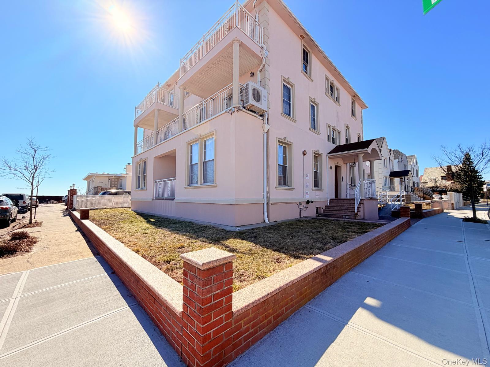 #2 photo, 4300 Atlantic Avenue, Brooklyn , NY 11224