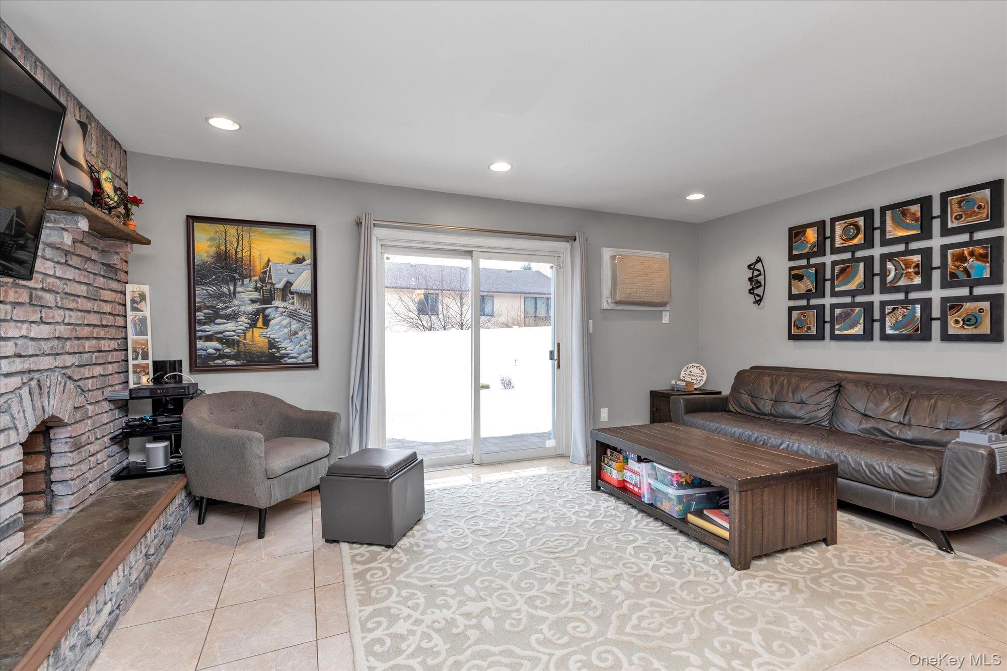 #10 photo, 6 Cedar Drive, ナッソー郡 Plainview , NY 11803