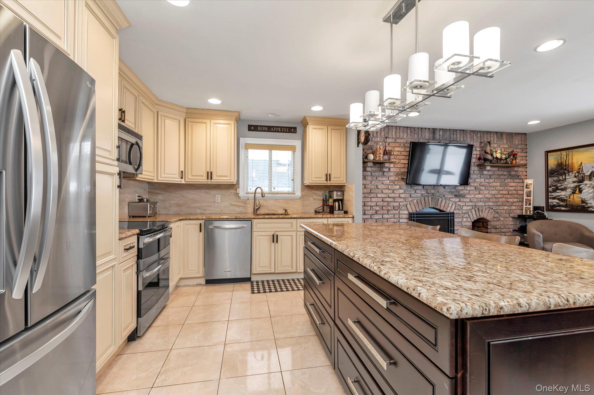 #7 photo, 6 Cedar Drive, ナッソー郡 Plainview , NY 11803